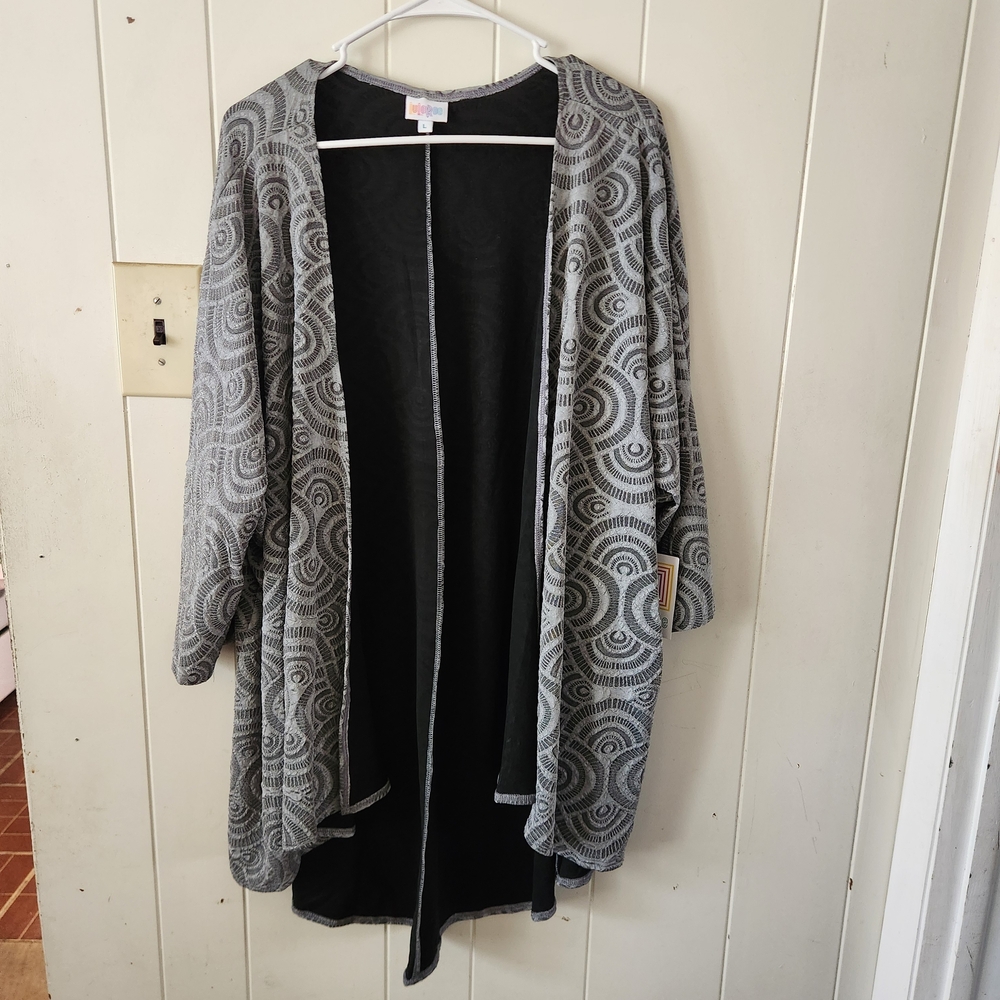 NWT LuLaRoe Black and Gray Swirl Cardigan Size L